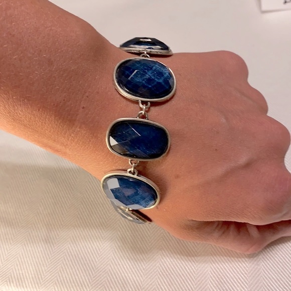 🌺 Classic Vintage Avon Bracelet - Picture 2 of 8